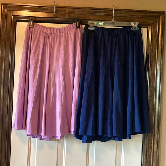 Medium Ambassador Navy Pleated Split Skirt - Picture 10 of 10